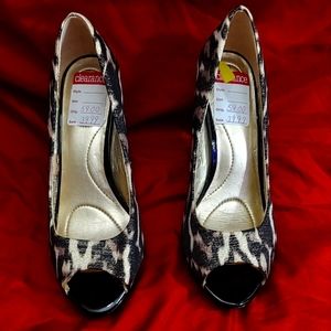 NWT Bandolino Leopard print Heels 6.5